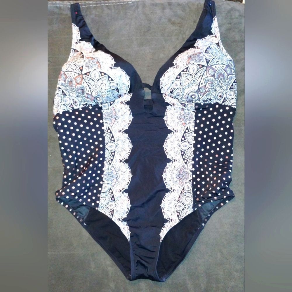 Deep Plunge One-piece Black W/Rose Gold Foil Print Swimsuit sz 20